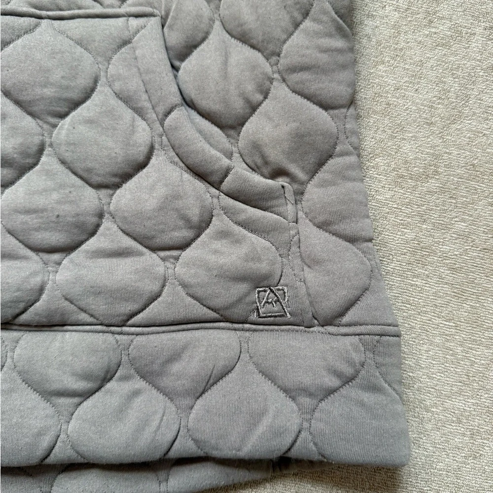 Quilted Half Zip Pullover | Cozy Lightweight Jacket - Picture 4 of 6